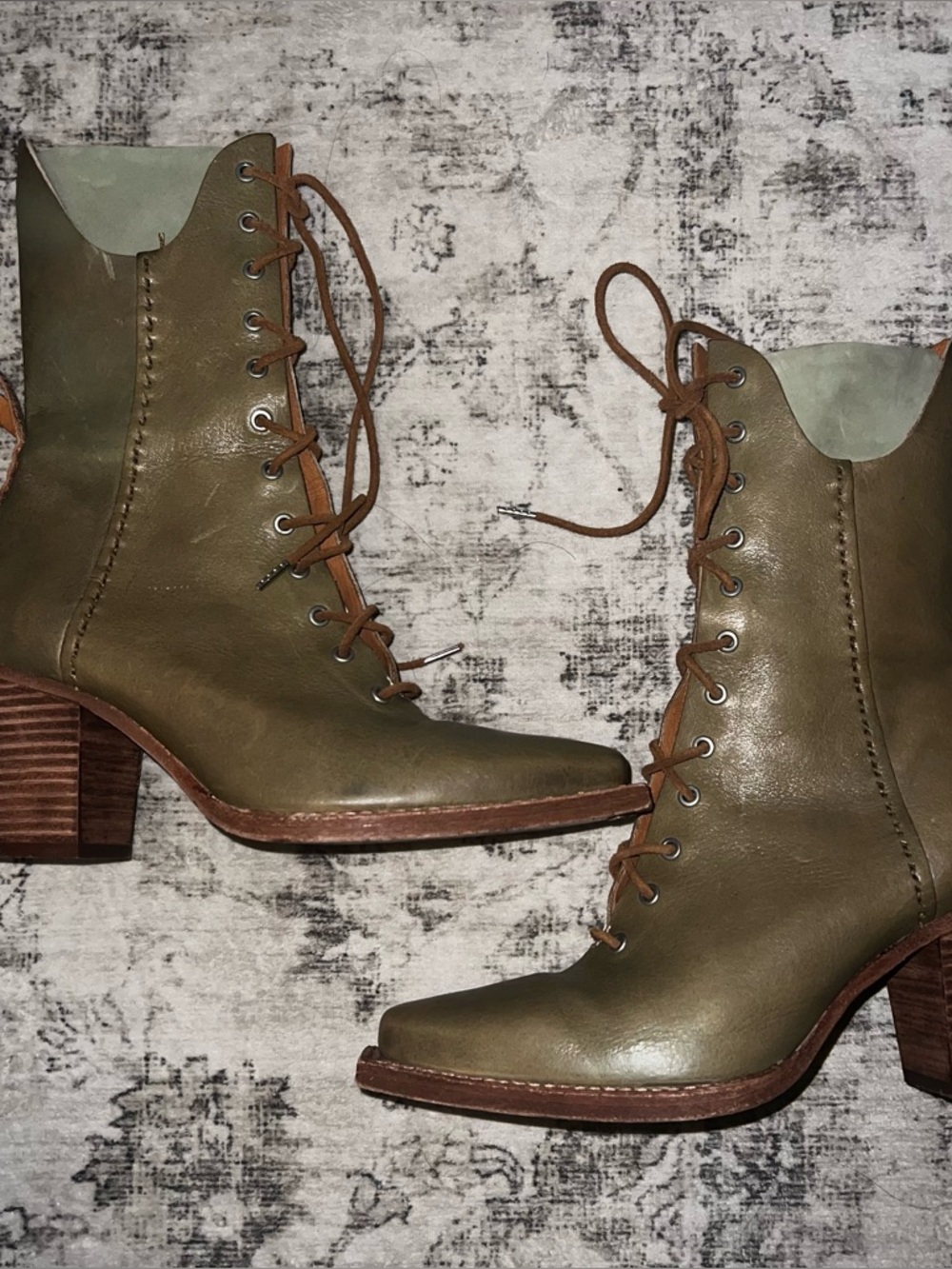 Free people- We the free- Canyon lace up boots